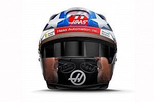 Grosjean homenageia Nicky Hayden com capacete especial