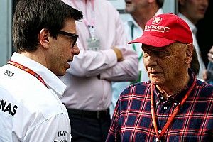 Lauda akui bertaruh untuk pole Vettel