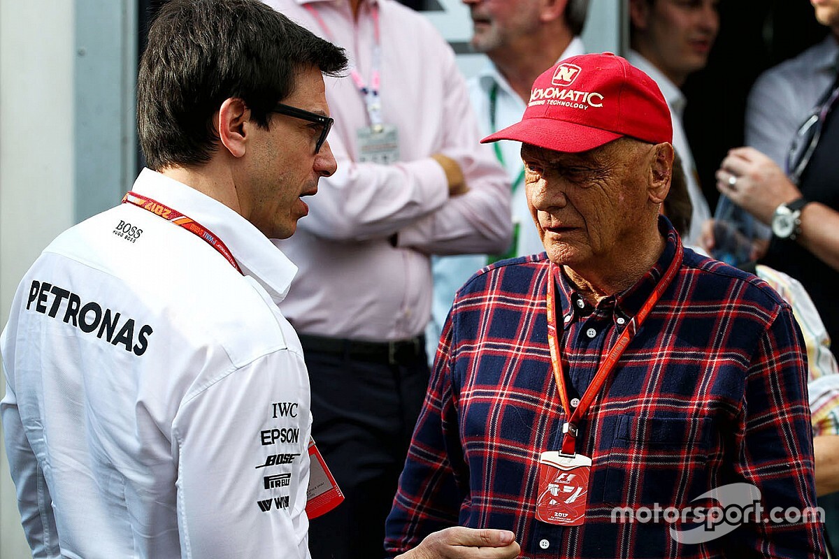 Wolff: ezt mondta volna Lauda Hamilton megtartásáról