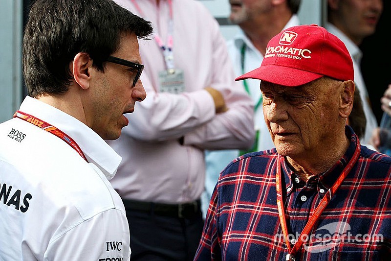Lauda admite que apostou dinheiro em pole de Vettel na China