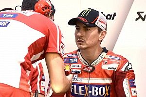 Debut bersama Ducati, Lorenzo kecewa finis P11