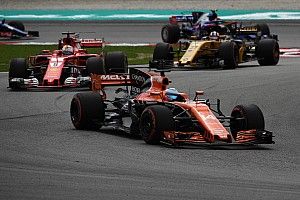 Fernando Alonso se burla de las críticas de Vettel: "las hemos oído muchas veces"