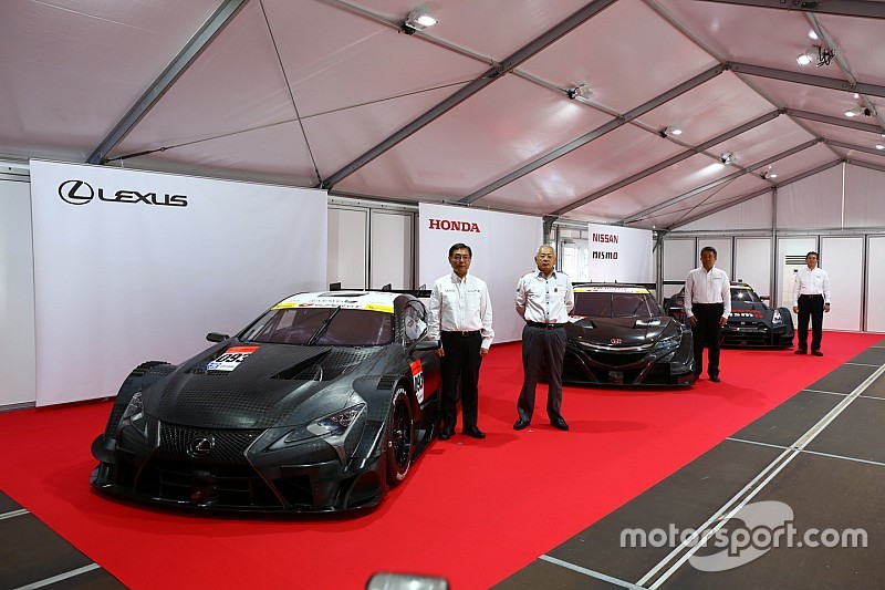 【スーパーGT】2017年型GT500車両、もてぎで3メーカー同時公開