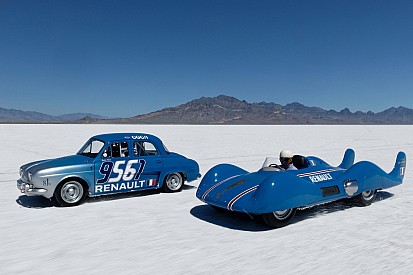 Quand Renault met deux Prost dans une Dauphine