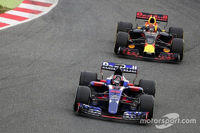 Daniil Kvyat, Scuderia Toro Rosso STR12, Max Verstappen, Red Bull Racing RB13