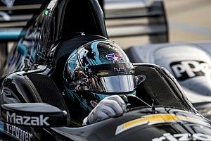 Phoenix IndyCar: Newgarden tops windy first practice