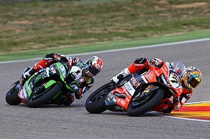 Davies rompe la hegemonía de Rea y gana en Motorland Aragón