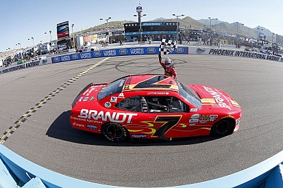 Allgaier ends Xfinity Series winless streak with Phoenix victory
