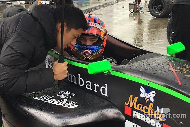VIDEO: Aksi pembalap didikan Rio Haryanto di Zhuhai