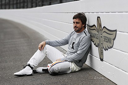 Ilustre novato: relembre a jornada de Alonso na Indy 500