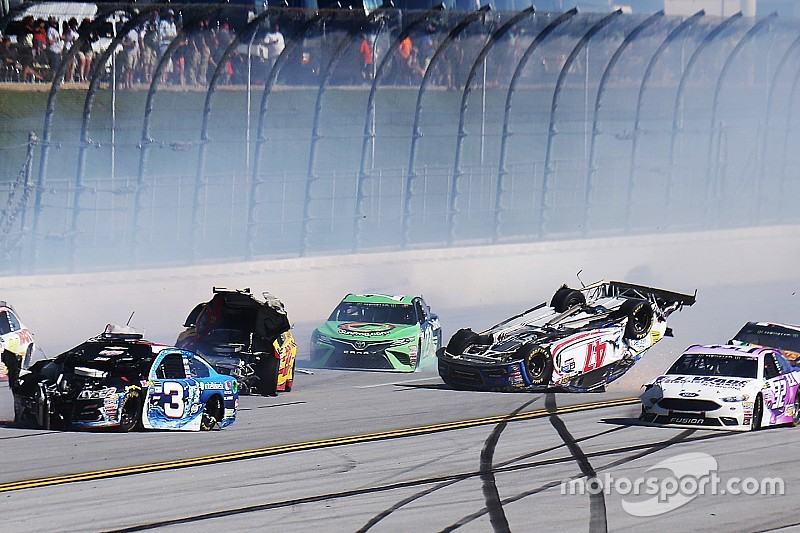 Massive crash sends cars airborne at Talladega - video
