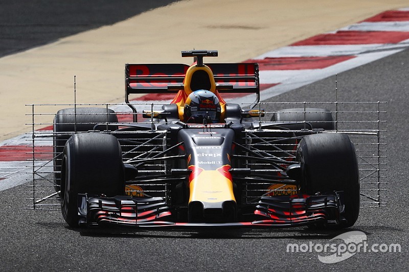 Ricciardo voert tijdenlijst aan op ochtend eerste testdag Bahrein