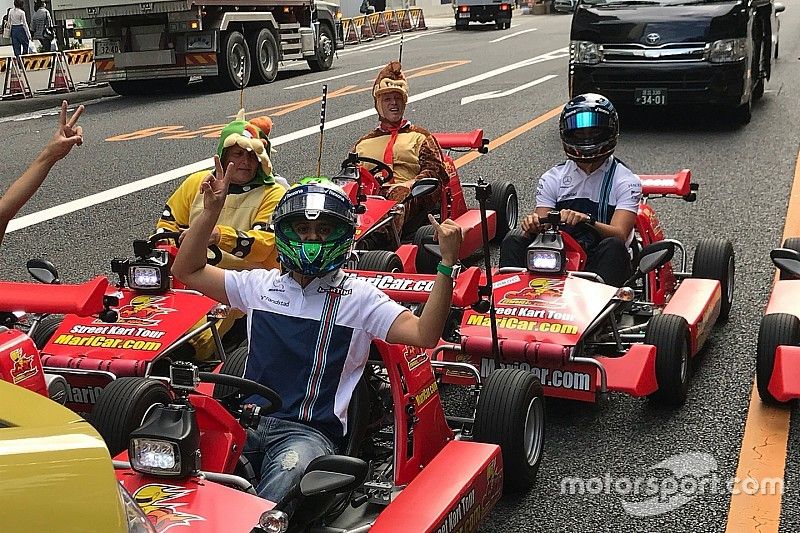 Massa curte dia de “Mario Kart” antes do GP do Japão