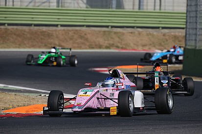 F4-coureur Floersch beboet na rakelings missen bergingsvoertuig