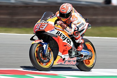 MotoGP в Ассені: Маркес виборов поул, Россі увірвався до трійки