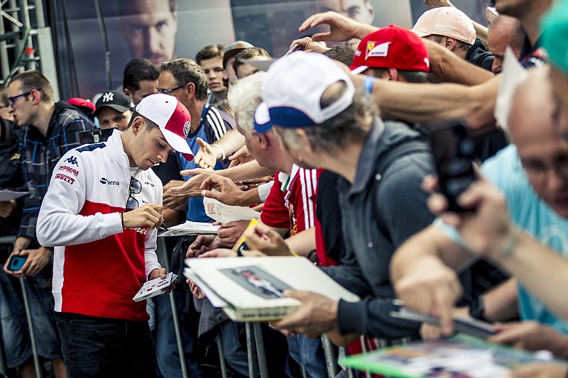 Sauber: nem opció, hogy Leclerc év közben távozzon