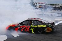 NASCAR Pocono: Martin Truex Jr. siegt nach Aufholjagd