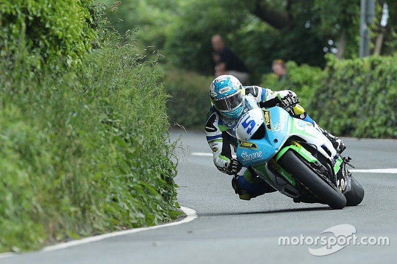 Isle of Man TT: Harrison takes first win since 2014