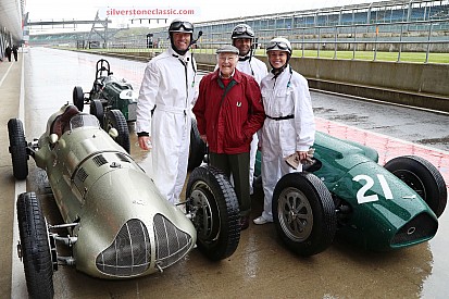 Webber en Brundle in actie in historische F1-bolides