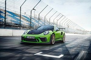 Video: al Nurburgring con Mark Webber sulla nuova Porsche 911 GT3 RS