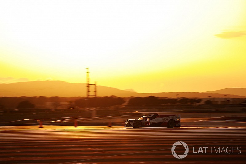 Rivales recortan distancia a Toyota