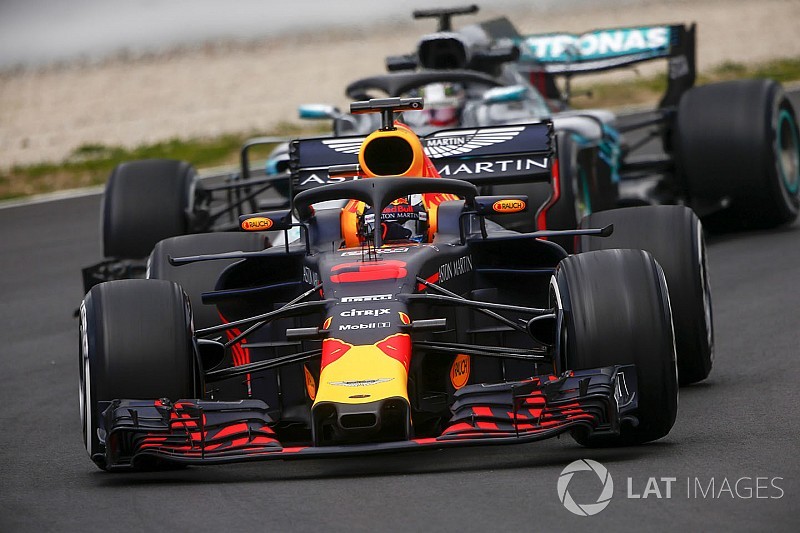 Боттас поддержал мнение Хэмилтона об угрозе со стороны Red Bull