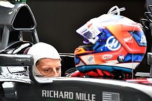 Grosjean mostró su casco 2018