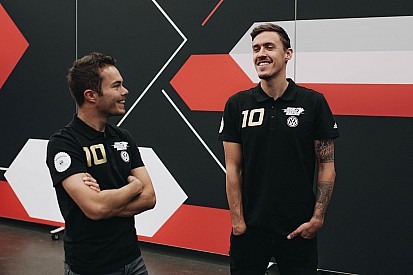 Bundesliga-Profi Max Kruse gründet TCR-Rennstall