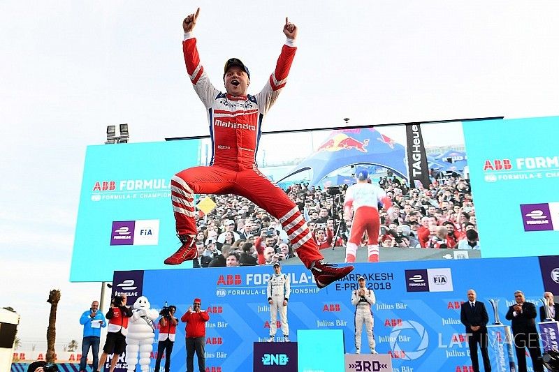 Le vainqueur Felix Rosenqvist, Mahindra Racing sur le podium