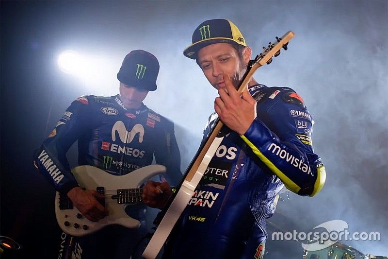 VIDEO: Saat Rossi-Vinales menjadi musisi