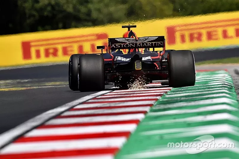 Daniel Ricciardo, Red Bull Racing RB14 sparks