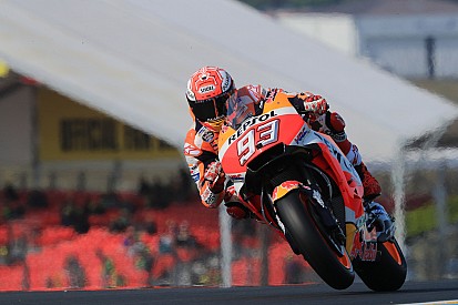 Marquez zegeviert in GP van Frankrijk na crashes van Dovizioso en Zarco