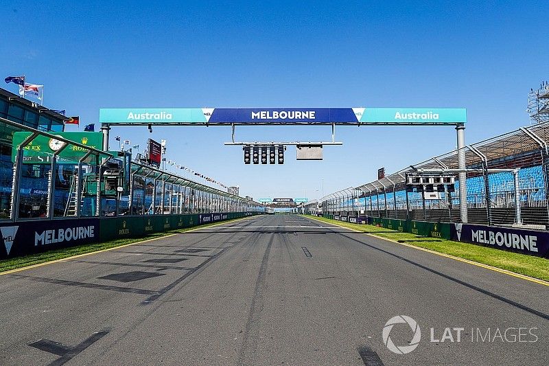 Detalles del circuito durante la caminata de pista de equipo