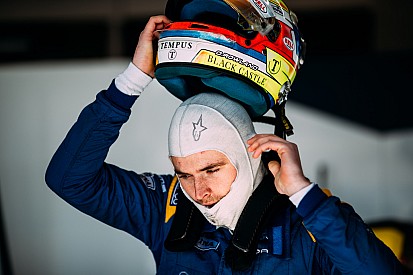Williams junior Rowland handed Mercedes GT debut