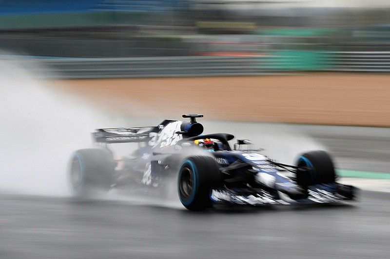 Red Bull: crash di Ricciardo nel filming day, RB14 subito danneggiata!