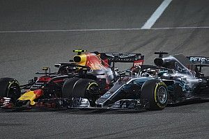 Hamilton berang dengan manuver "bodoh" Verstappen