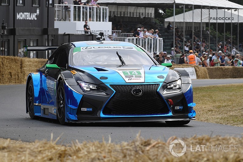 Pruett escapa de incêndio em Goodwood