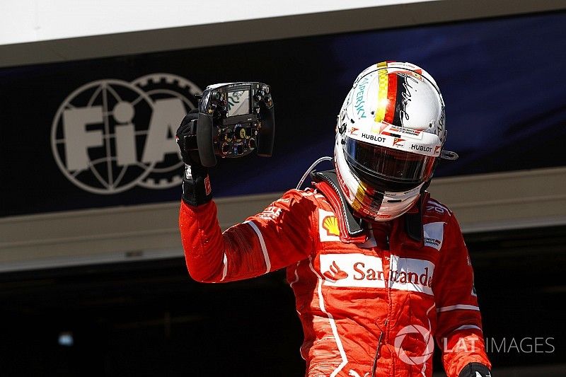 El ganador de la carrera de Brasil, Sebastian Vettel, Ferrari