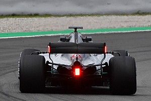 Mercedes prueba luces de LED a petición de la FIA