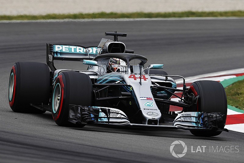 Los Mercedes, favoritos para la pole en Barcelona