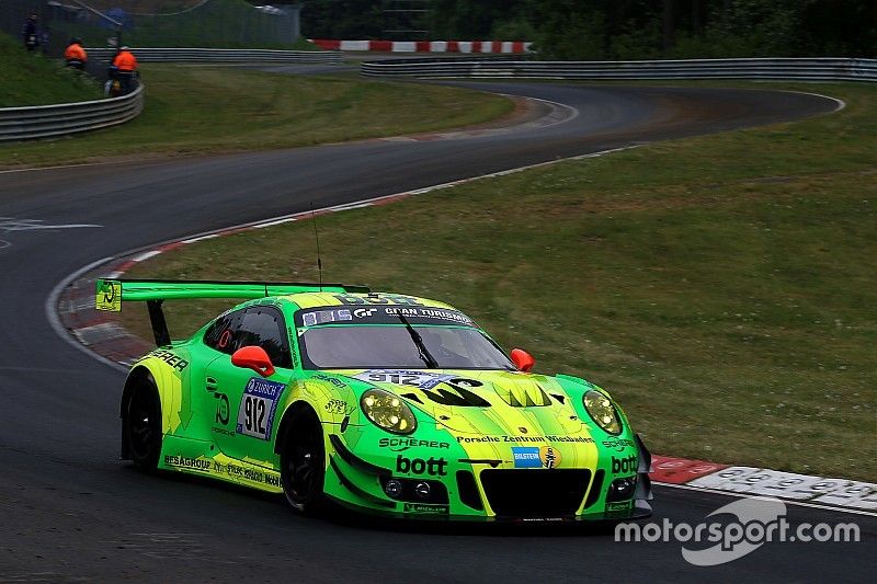 #912 Manthey Racing Porsche 911 GT3 R: Richard Lietz, Patrick Pilet, Frédéric Makowiecki, Nick Tandy