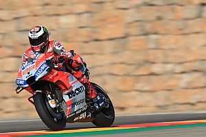 Aragon, Libere 4: Lorenzo riporta la Ducati in vetta davanti a Iannone. Marquez cade