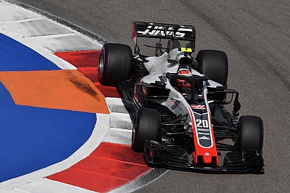 Magnussen holnap a konstruktőri negyedik helyért harcolna