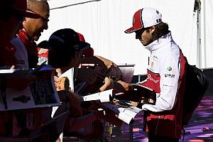 Alfa Romeo, Giovinazzi ile devam etmeye hazırlanıyor