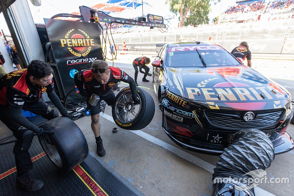 Supercars squad to begin road car servicing