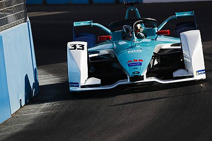 A kínai Formula E pilóta Ma QingHua önként utazott Mexikóba