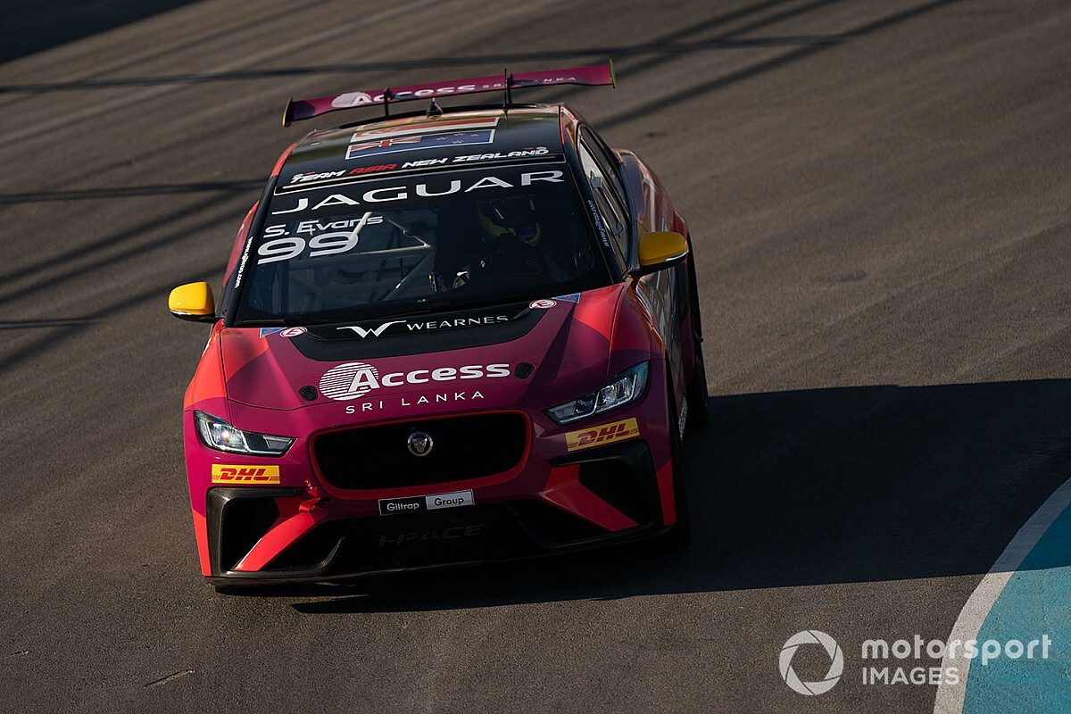 Evans termina na frente de Jimenez e é campeão da temporada 2019-20 do Jaguar i-Pace eTrophy; Cacá vence prova
