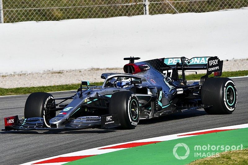 Bottas lidera sobre Pérez la primera mañana de pruebas