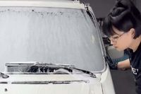 El v&iacute;deo viral de la tiktoker china que deja los coches como nuevos