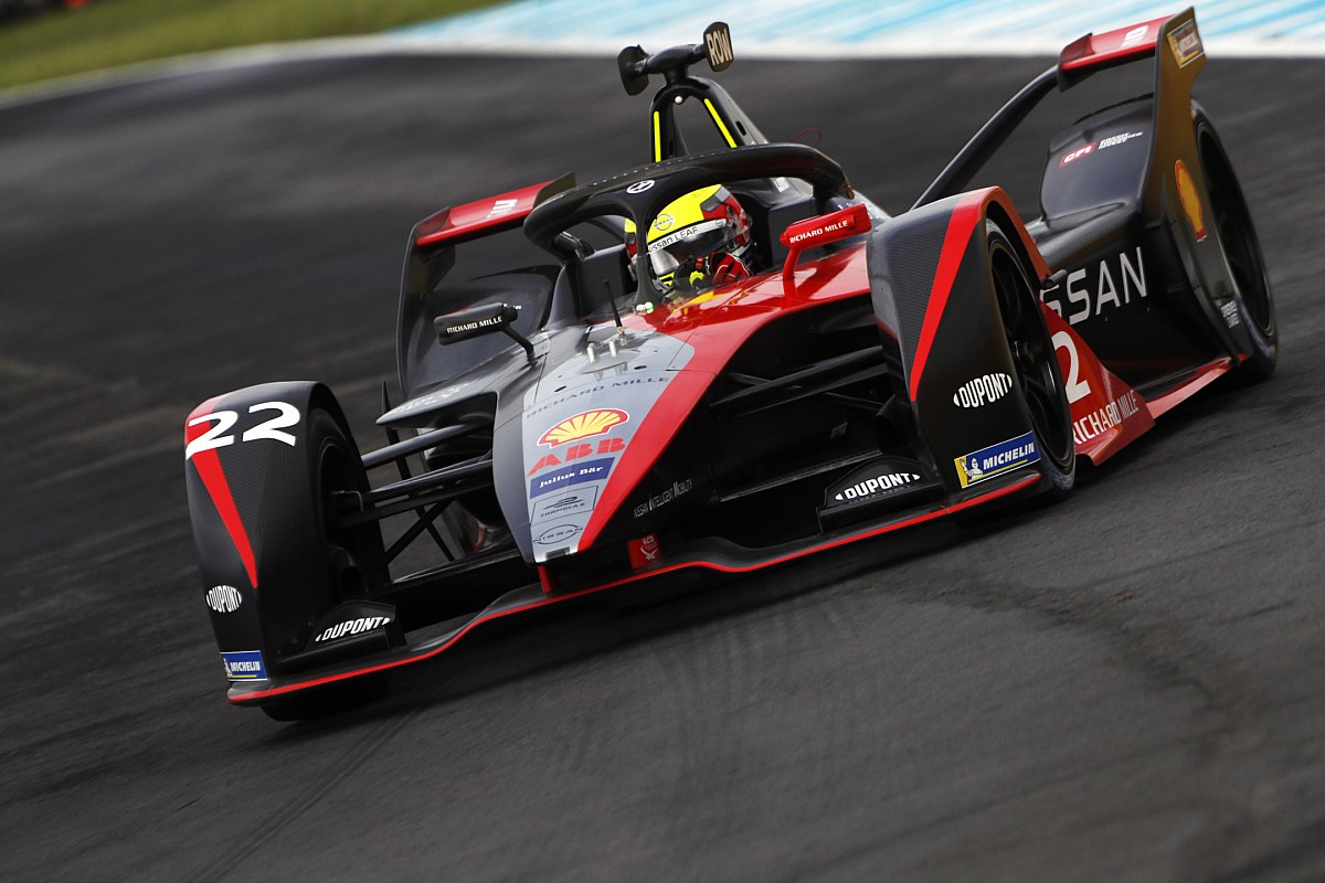 Puebla E-Prix: Rowland leads incident-filled practice sessions